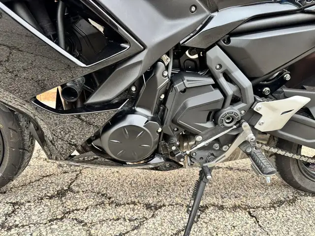 2020 Kawasaki Ninja 650 ABS **ONLY 2,000 KM** in Sport Bikes in Markham / York Region - Image 23