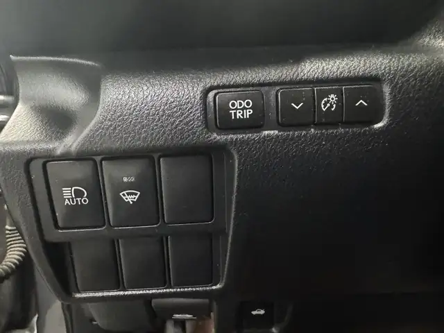 2017 Lexus IS 300 4dr Sdn AWD in Cars & Trucks in Longueuil / South Shore - Image 16