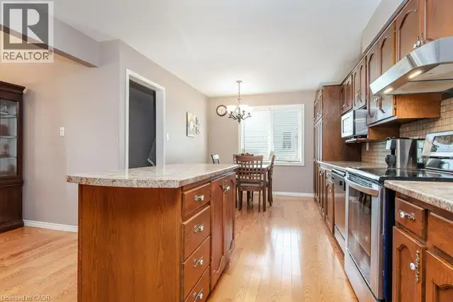 108 QUEENSWAY Drive St. Jacobs, Ontario in Houses for Sale in Kitchener / Waterloo - Image 18