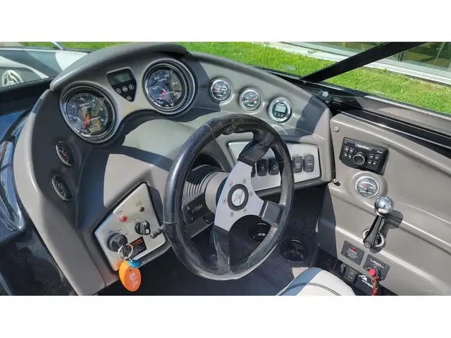 2010 Moomba LSV in Powerboats & Motorboats in Laurentides - Image 7