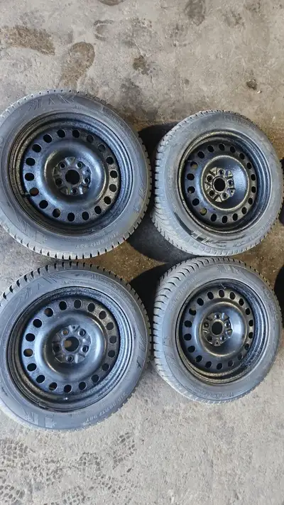 WHEELS 17in 17" Steel Rims Off of a 2017 Toyota Camry 5x114.3 TIRES 215 55 17 Kumho Wintercraft Wi31...