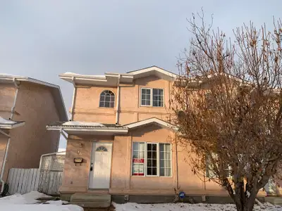 2 bed Townhouse in Deer Park! ~ Dogs welcomed!