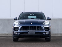 CARGET AUTOMOTIVE is thrilled to offer this 2018 Porsche Macan, offers sporty handling, premium comf... (image 3)
