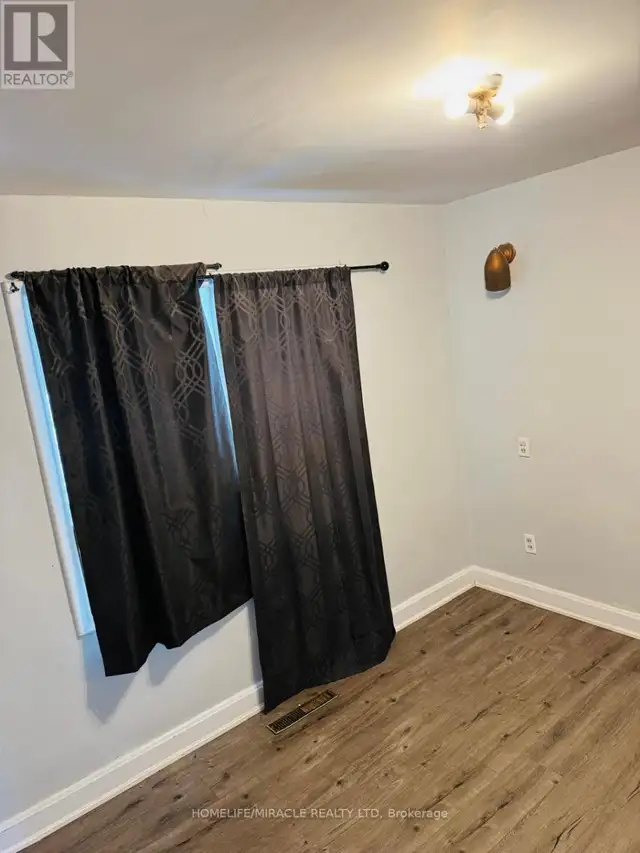 12084 HURONTARIO STREET Brampton (Snelgrove), Ontario in Long Term Rentals in Mississauga / Peel Region - Image 7