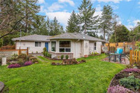 612 Qualicum Rd