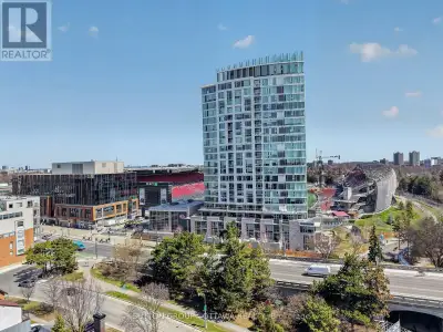 Welcome to this bright ,1 bed 1 bath! The open concept kitchen living dining makes this space airy a...