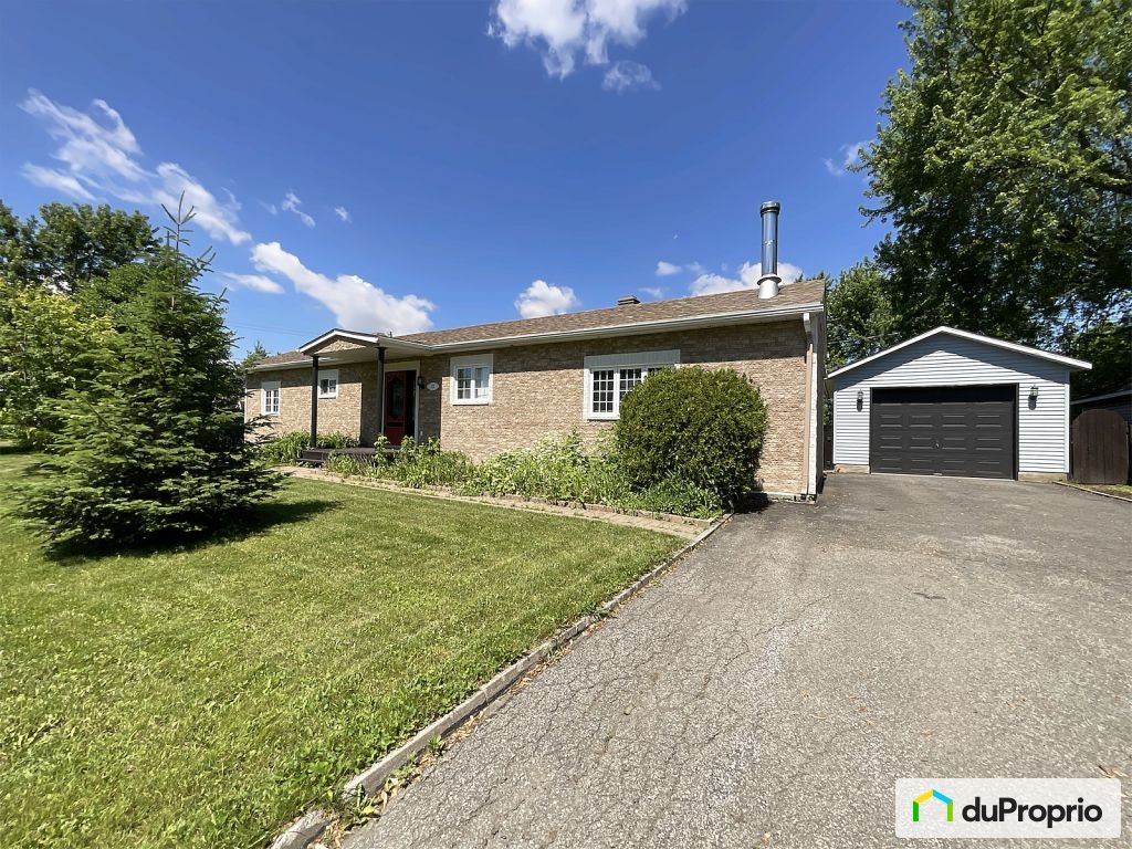 $450,000 - Manufactured home for sale in St-Mathieu-De-Beloeil — photo 1