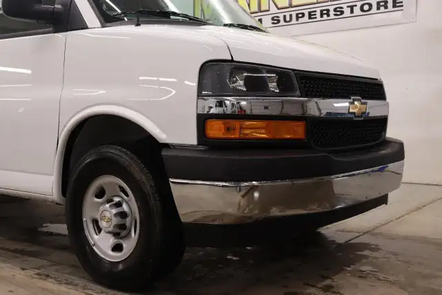 2026 Chevrolet Express 3500 Work Van5973317391908966410