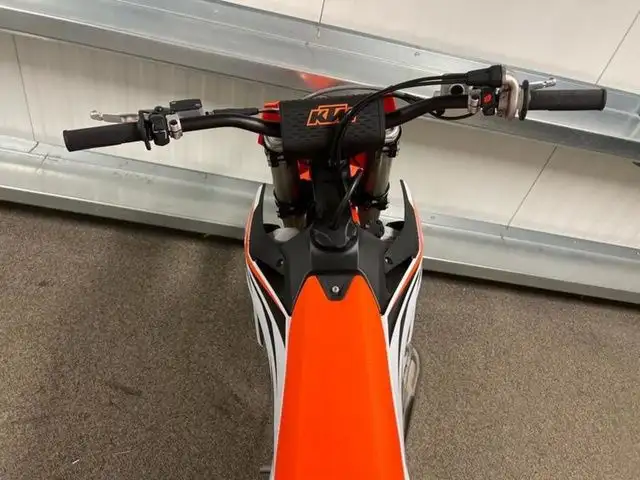 2024 KTM 250 SX in Dirt Bikes & Motocross in Calgary - Image 12