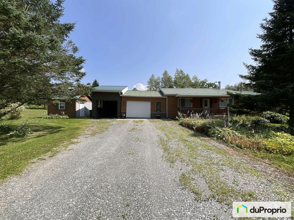 $375,000 - Bungalow for sale in ND-De-Ham — photo 1