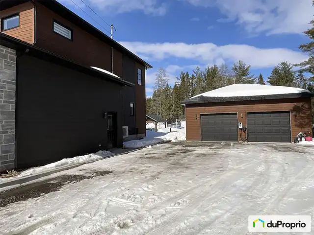 $775,000 - 2 Storey for sale in Jonquière (Lac-Kénogami) in Houses for Sale in Saguenay - Image 3