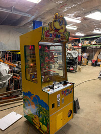 Awesome Golden Gopher Arcade prize game works great!