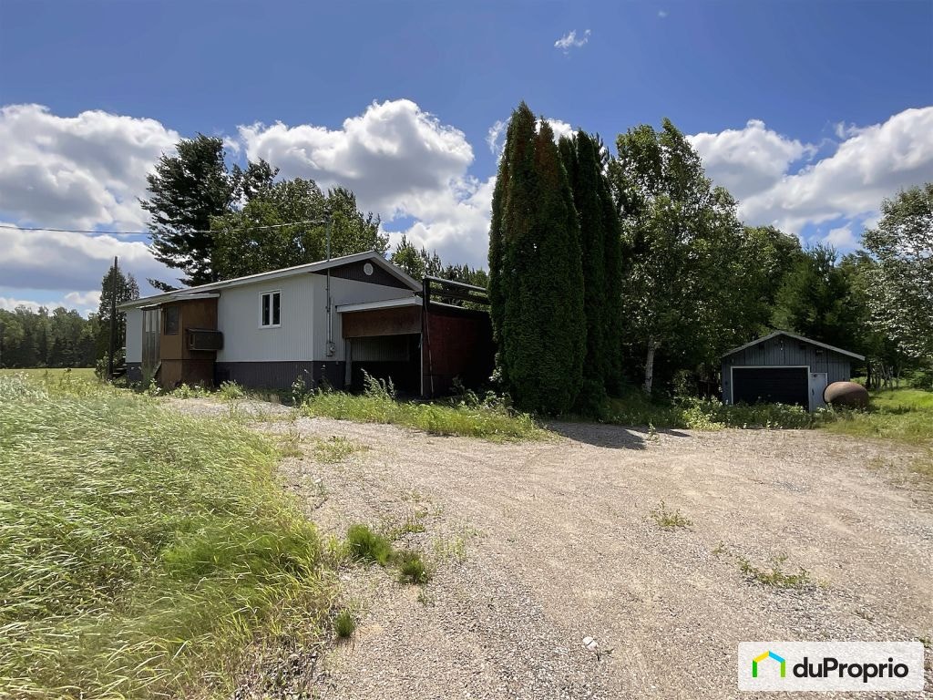 $190,000 - Mobile home for sale in La Baie — photo 1