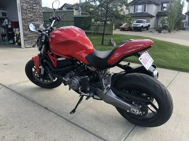 2018 DUCATI MONSTER 797(FINANCING AVAILABLE) in Sport Bikes in Strathcona County - Image 4