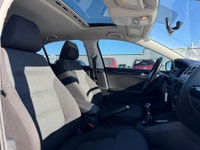 2015 VOKSWAGEN JETTA SE PKG ONLY 100,423KM 5 SPEED MANUAL GORGEOUS ONLY $210.88 BI WEEKLY WITH $0 DO... (image 9)