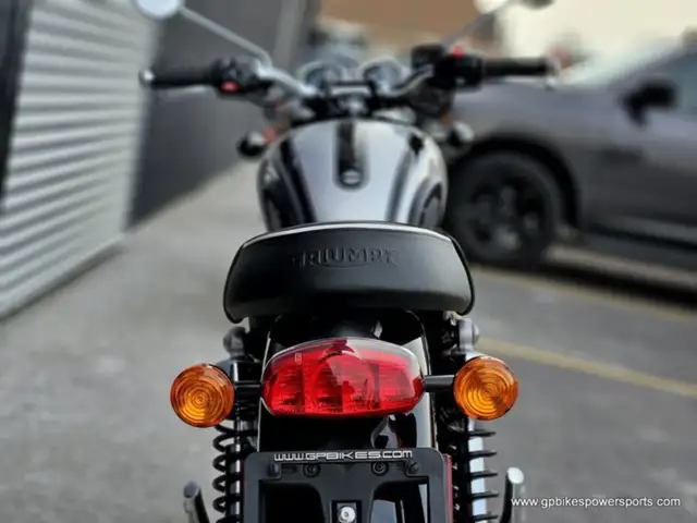 2025 Triumph Bonneville T100 Icon Edition in Street, Cruisers & Choppers in Oshawa / Durham Region - Image 20