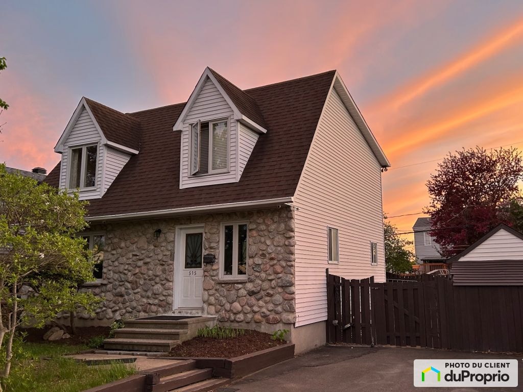 $685,000 - 2 Storey for sale in Ste-Rose — photo 1