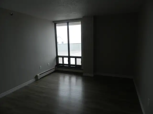 SPACIOUS TWO BEDROOM TWO BATHROOM APARTMENT AVAILABLE- DOWNTOWN  in Long Term Rentals in Dartmouth - Image 8