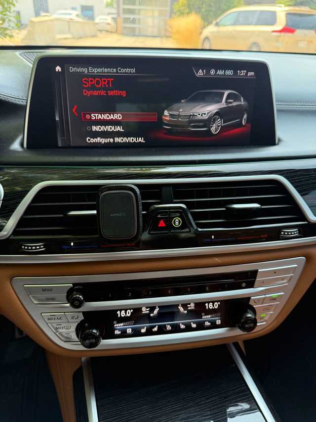 2019 BMW 7 Series 750i xDrive in Cars & Trucks in Calgary - Image 19