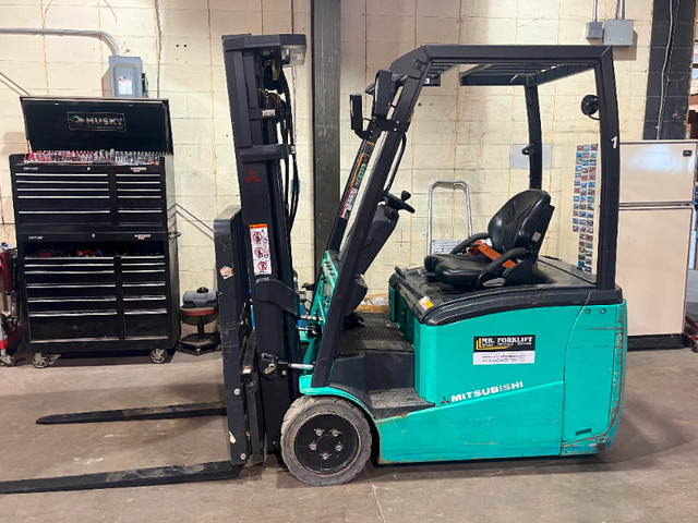 Forklift Rental - Propane and Electric in Heavy Equipment in Calgary - Image 4