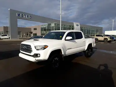 Navigation, Heated Seats, Rear View Camera, Bluetooth, Aluminum Wheels! As rugged and powerful as it...