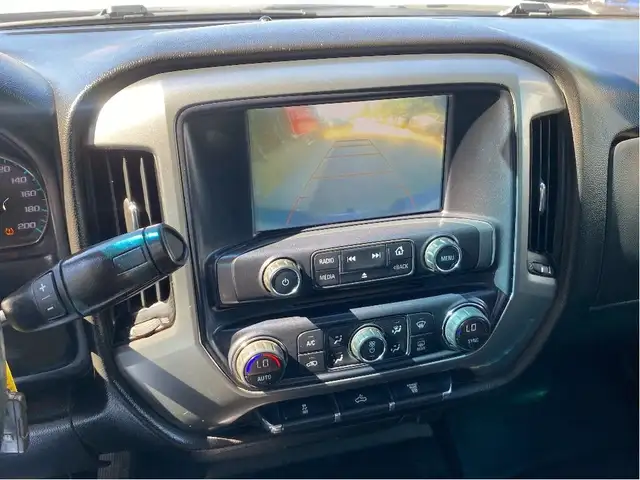 2018 Chevrolet SILVERADO 2500HD LT, Duramax Diesel, No Accidents in Cars & Trucks in London - Image 24