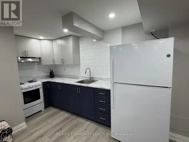 BASEMENT - 24 MAYFLOWER STREET Whitby (Blue Grass Meadows), Onta in Long Term Rentals in Oshawa / Durham Region - Image 9