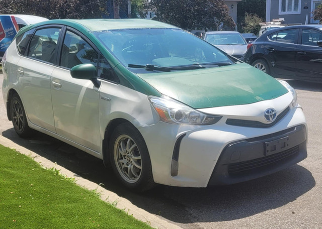 Toyota prius v hybrid 2016 dans Autos et camions  à Laval/Rive Nord - Image 4