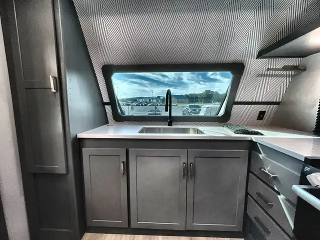 2023 KEYSTONE PREMIER ULTRALIGHT 25FKPR (FINANCING AVAILABLE) in Travel Trailers & Campers in Cambridge - Image 9