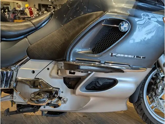 2003 BMW K 1200 LT // Anthracite Metallic in Sport Bikes in Winnipeg - Image 7
