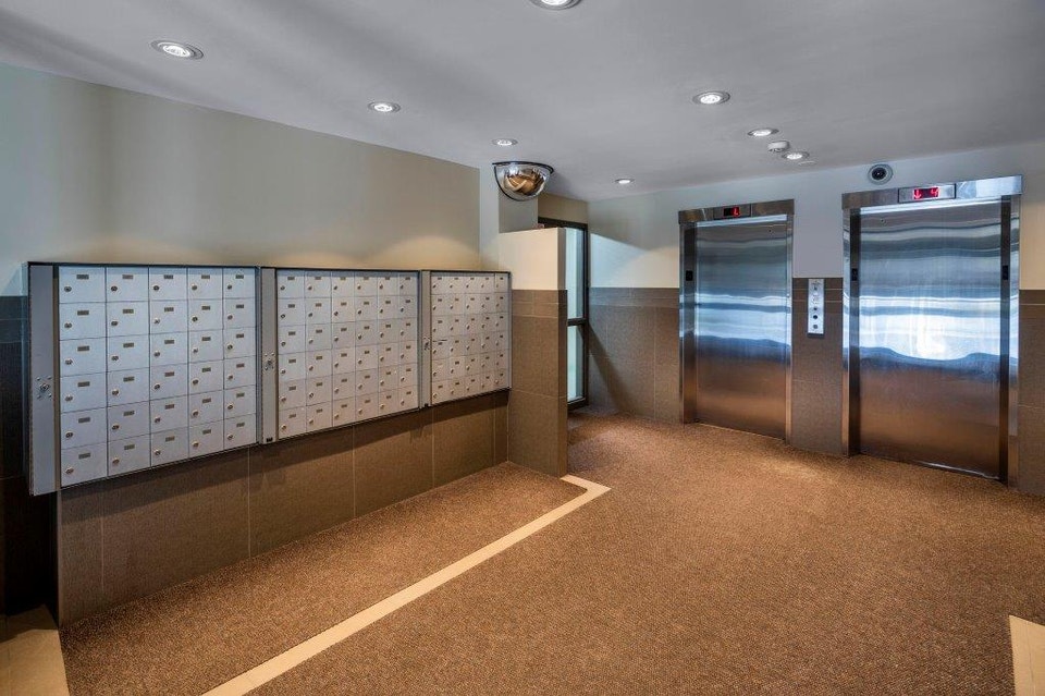 1 Bedroom Unit - October 1st! 3