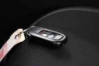 SUNROOF, HEATED STEERING WHEEL, BLIND SPOT MONITOR, REMOTE START, DUAL CLIMATE CONTROL, APPLE CAR PL... (image 4)
