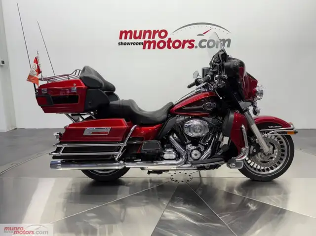 2012 Harley Davidson Ultra Classic 103c.i. Two-Tone Red 39K kms in Touring in Brantford - Image 9