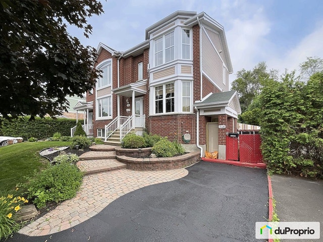 $389,500 - Condominium for sale in Longueuil (Vieux-Longueuil) — photo 1