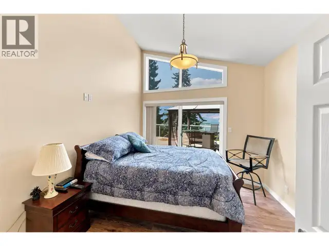 3935 Lakeside Road Penticton, British Columbia in Houses for Sale in Penticton - Image 32