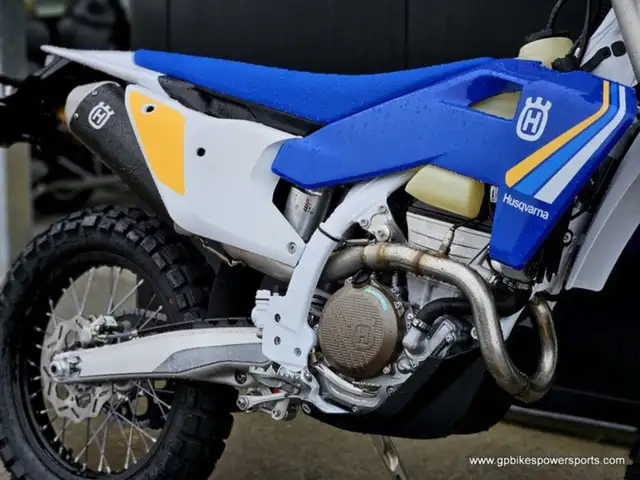2025 Husqvarna FE 350S Heritage in Dirt Bikes & Motocross in Oshawa / Durham Region - Image 8