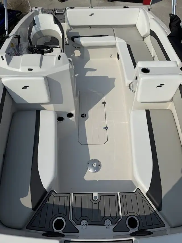 2025 Starcraft SVX 171 | Yamaha VMAX 115 in Powerboats & Motorboats in Kawartha Lakes - Image 5