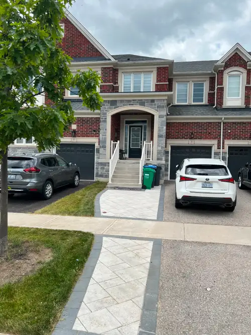 Luxury 3+1 Bedroom Freehold townhouse .Modern open concept with many upgrades, main level has hardwo...