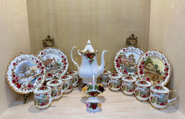 Old Country Roses Royal Albert Collection  , made in England  in Arts & Collectibles in City of Toronto