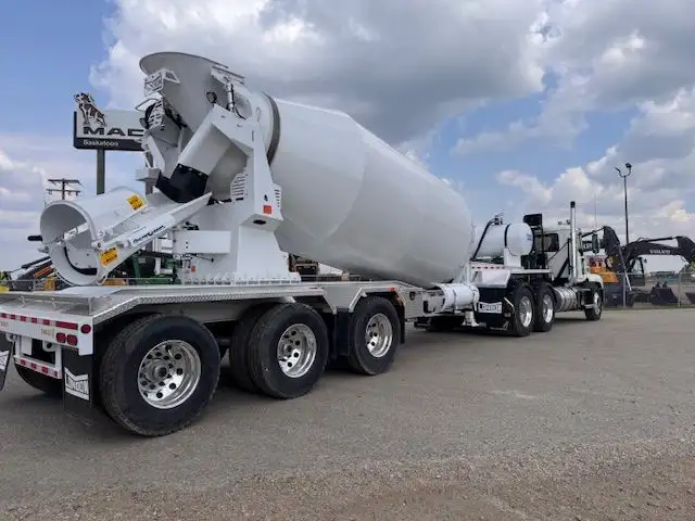 2025 Mack Anthem 64T D/C mDRIVE S40R - mixer in Heavy Trucks in Regina - Image 6