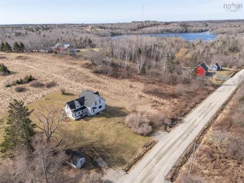 196 Lake Vaughan Road in Houses for Sale in Yarmouth - Image 2