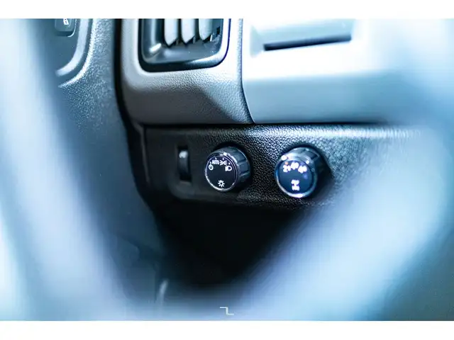 2017 Chevrolet Colorado 4x4 Crew Cab WT Longbox PSeat BCam in Cars & Trucks in Red Deer - Image 22