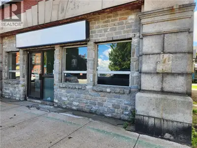 GROW YOUR BUSINESS HERE!! Ground level high traffic and visible exposure Lease space for your busine...