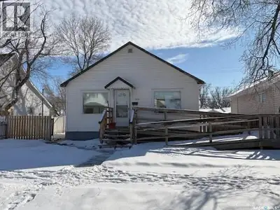Affordable Hillcrest Bungalow – Ideal Starter Home or Investment Opportunity. Welcome to this charmi...