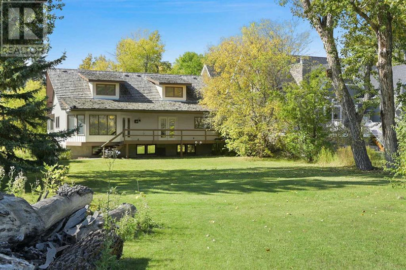 32 Bowbank Crescent NW Calgary, Alberta Houses for Sale Calgary