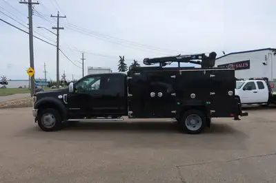 2018 Ford F-550 XLT 4x4 EXTENDED Cab Service Truck AMVIC Licensed Dealership Financing is Available...