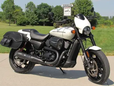 Throaty Exhaust - LED headlight Now $27 Week - This Amazing 2018 Street Rod 750 is a Exceptional Mac...