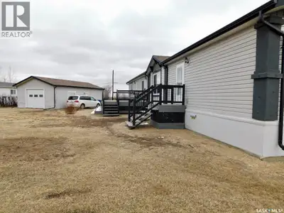REDUCED and Move-in Ready in Gravelbourg, Saskatchewan! Are you looking for a little oasis? Mobile l...
