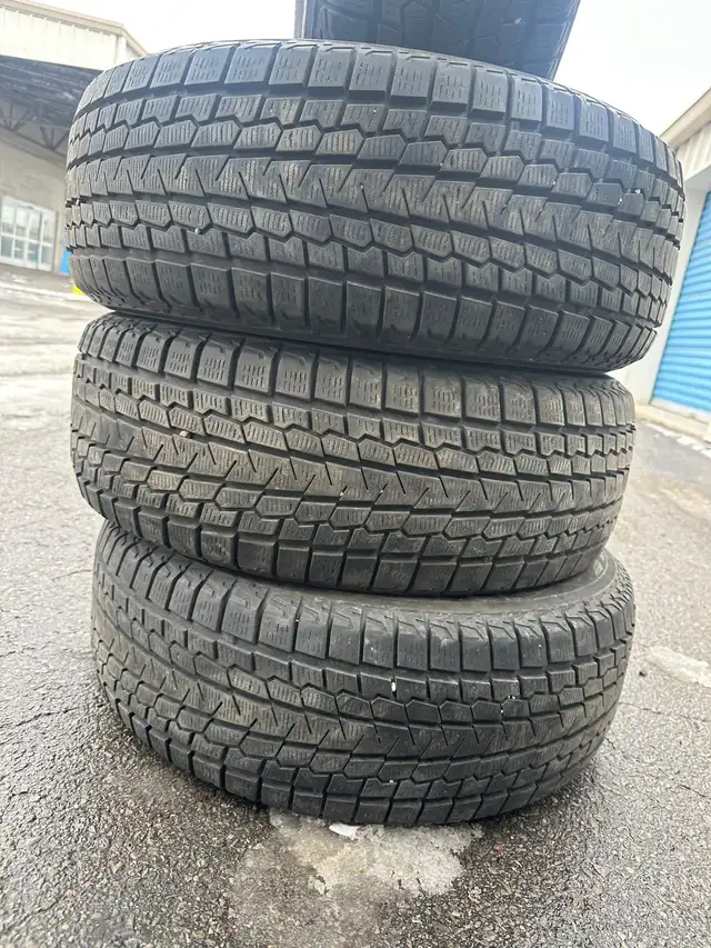 215/60/17 yokohama winters toyota corolla cross CHR Lexus Ux in Tires & Rims in Mississauga / Peel Region - Image 5