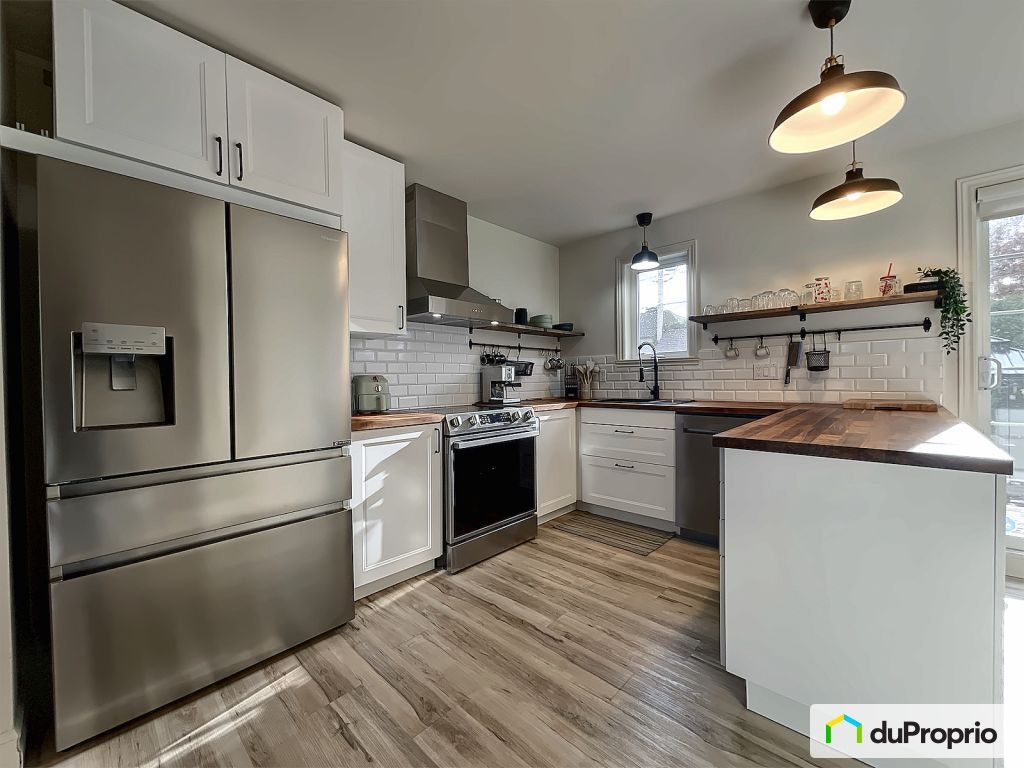 $609,000 - 2 Storey for sale in St-Etienne-De-Lauzon — photo 2